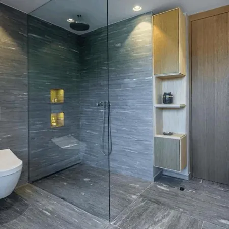 아파트 Beautiful 3br In The Heart Of