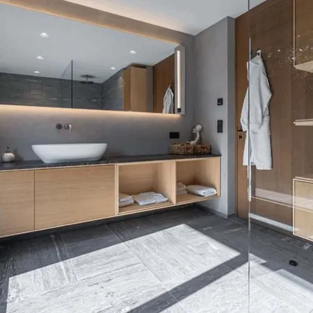 Beautiful 3br In The Heart Of Apartment *